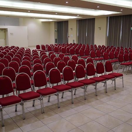 Costa Santʼ Abramo Cremona Palace Hotel מראה חיצוני תמונה