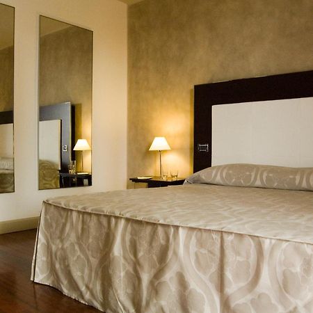 Costa Santʼ Abramo Cremona Palace Hotel מראה חיצוני תמונה