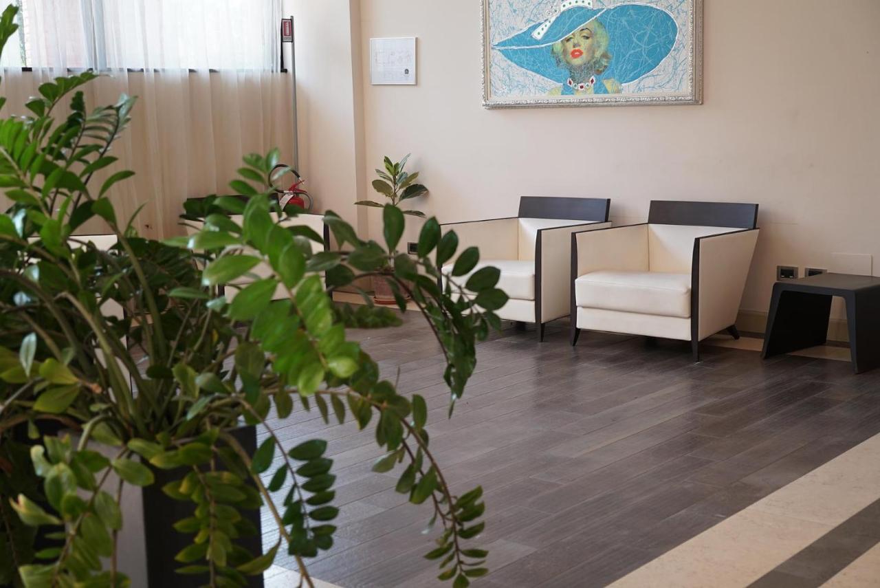 Costa Santʼ Abramo Cremona Palace Hotel מראה חיצוני תמונה