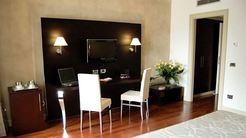 Costa Santʼ Abramo Cremona Palace Hotel מראה חיצוני תמונה