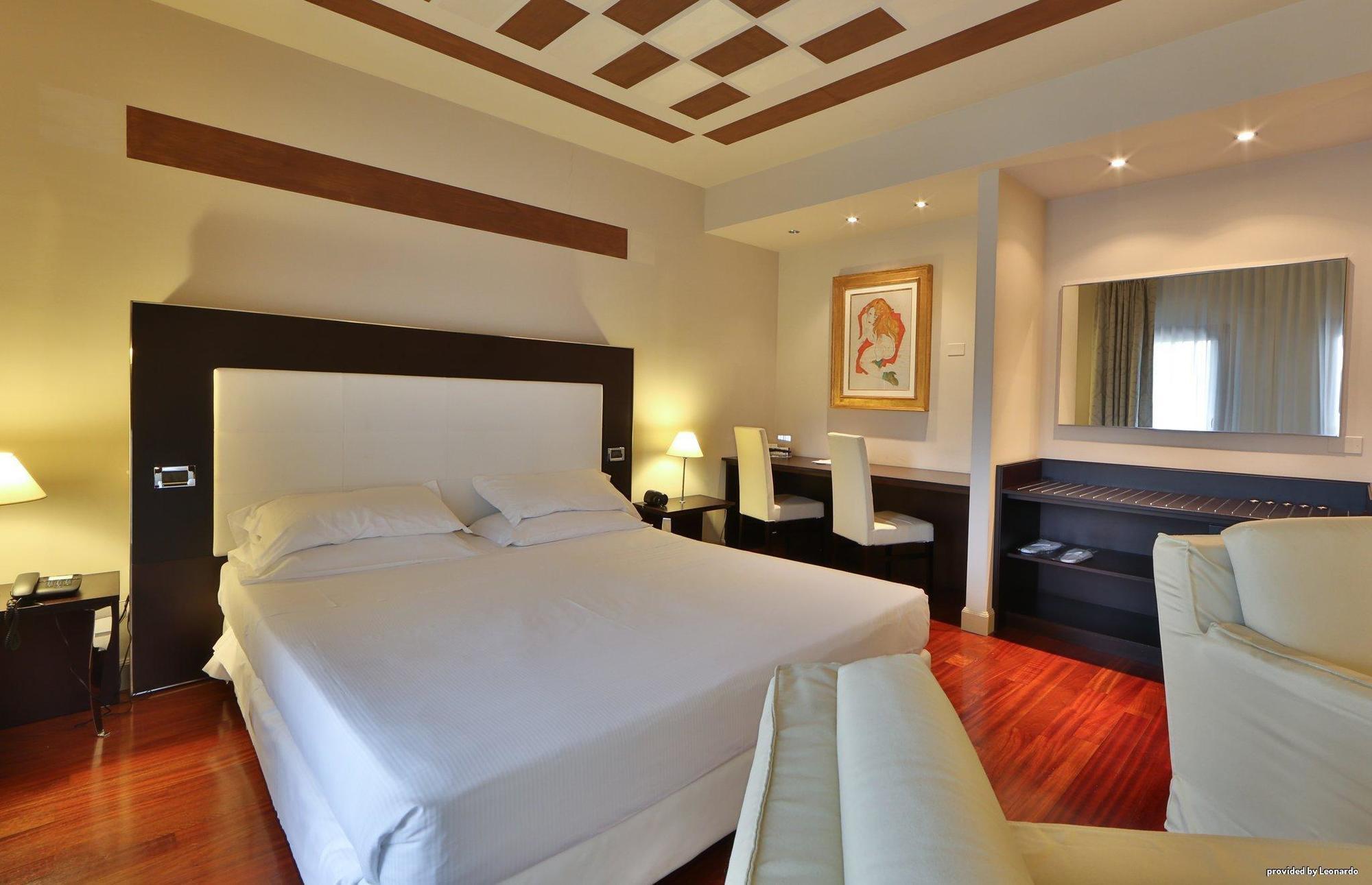 Costa Santʼ Abramo Cremona Palace Hotel מראה חיצוני תמונה