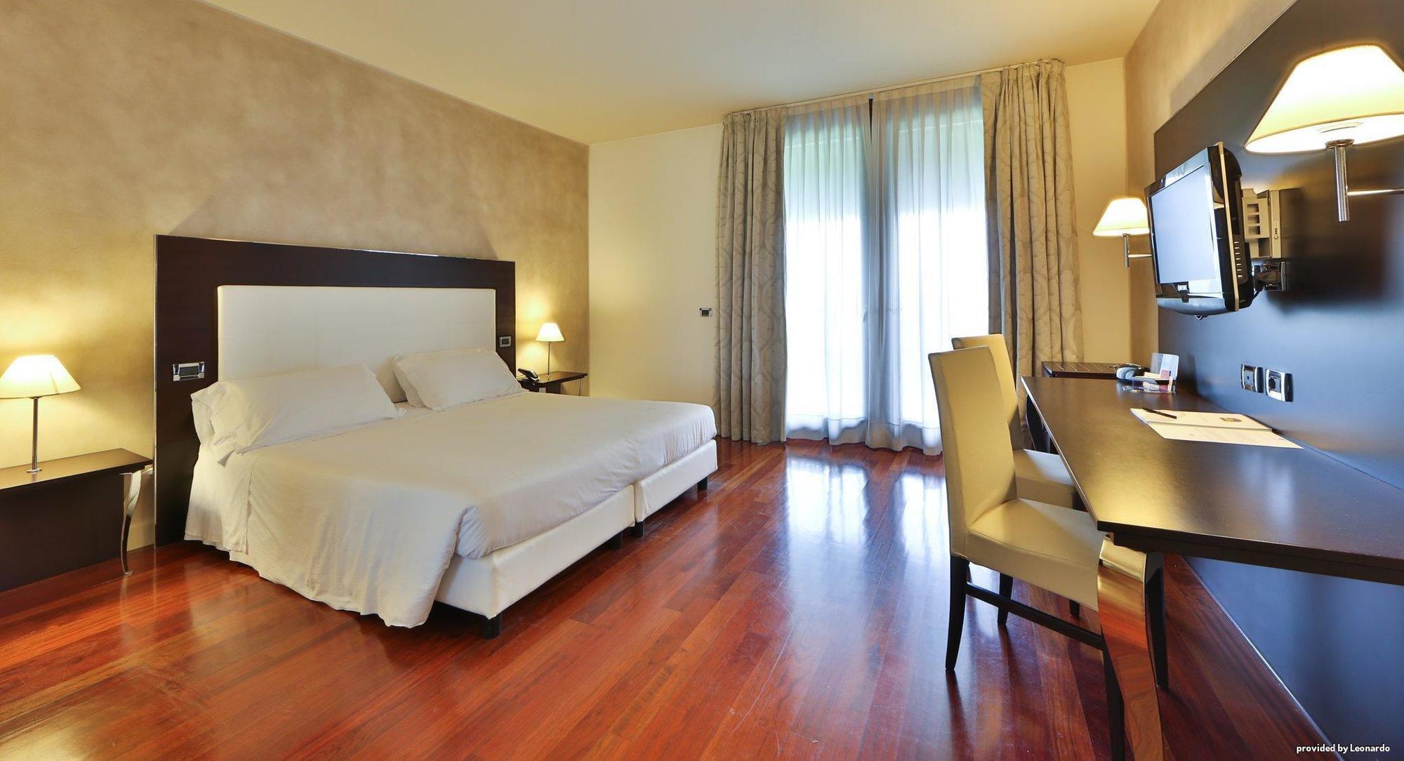 Costa Santʼ Abramo Cremona Palace Hotel מראה חיצוני תמונה