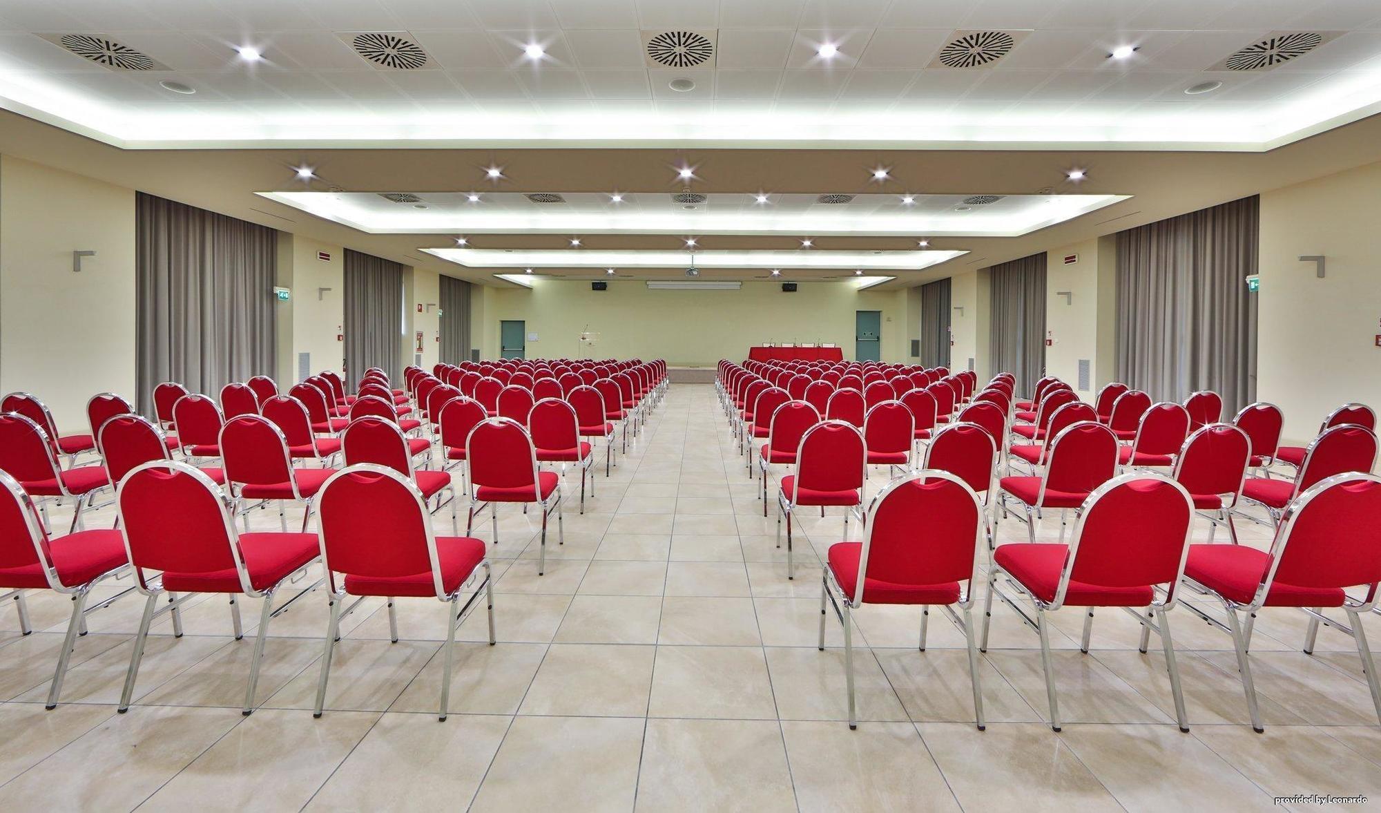 Costa Santʼ Abramo Cremona Palace Hotel מראה חיצוני תמונה